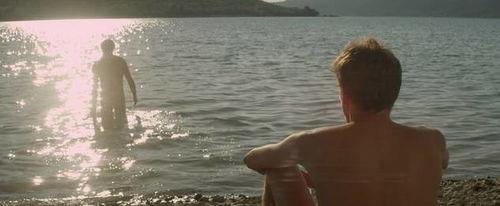 湖畔的陌生人在线观看,揭秘陌生人背后的故事